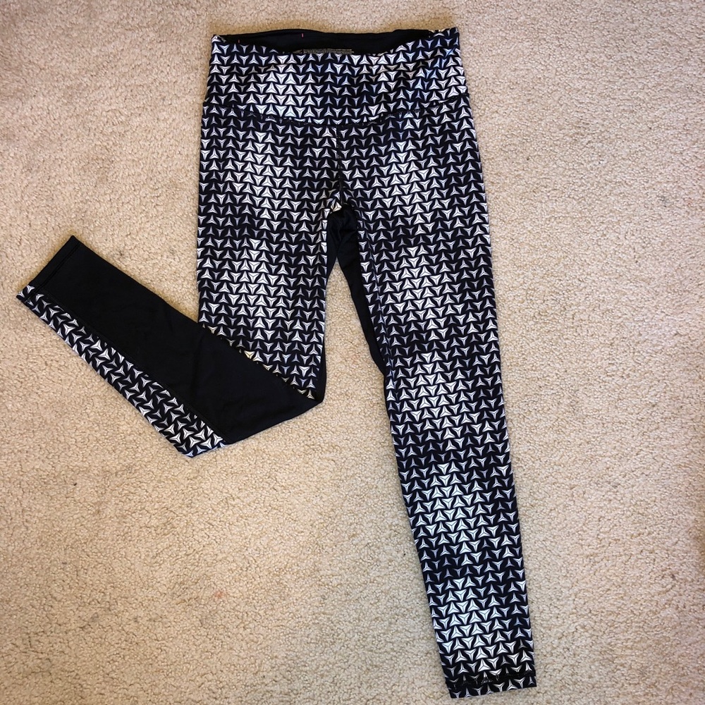 ✨Brand new Victoria’s Secret active pants